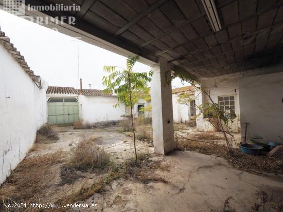  CASA VIEJA PARA DERRIBAR,  CON 438 M2 DE PARCELA POR 75.000 EUROS - CIUDAD REAL 