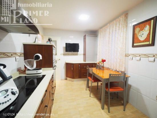 ESPECTACULAR VIVIENDA EXTERIOR CON 3 DORMITORIOS, VESTIDOR, BAÑO, GARAJE Y ASCENSOR POR 98.000 Euro