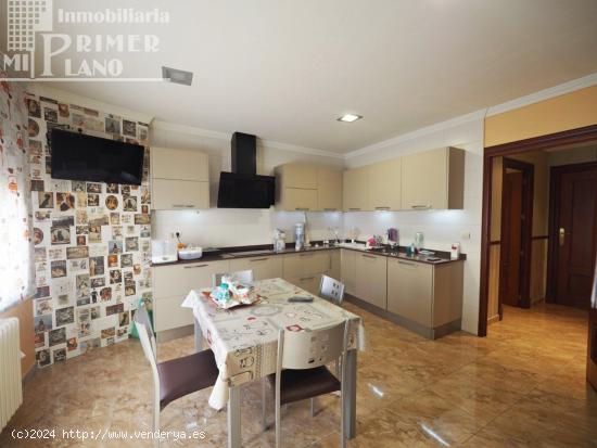 *Espectacular vivienda junto a c/D.Victor Peñasco, con 4 dormitorios, 4 baños, garaje para 5 coche