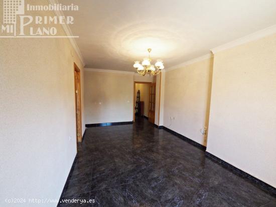 *¡¡OPORTUNIDAD EN TOMELLOSO!! ATICO EXTERIOR + GARAJE FRENTE AL PARQUE POR 110.000 EUROS* - CIUDAD