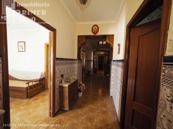 *Casa de planta baja de 122 m2 junto a calle Estacion por 33.000€* - CIUDAD REAL