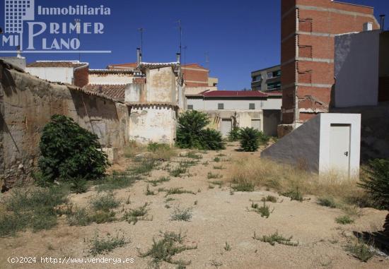 Se vende solar de 752 metros cuadrados a 3 calles en pleno centro de Tomelloso - CIUDAD REAL