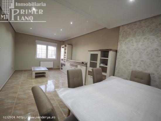  Espectacular vivienda junto avda J.Carlos I, nueva estrenar con 4 dorm, 3 baños, garaje y patio - C 