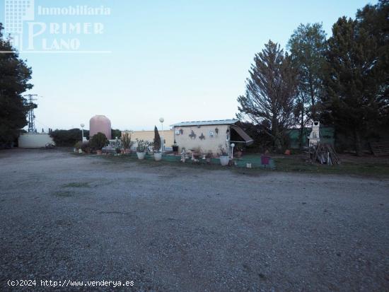 Se vende parcela en la Alavesa con piscina luz y agua - CIUDAD REAL