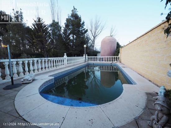 Se vende parcela en la Alavesa con piscina luz y agua - CIUDAD REAL