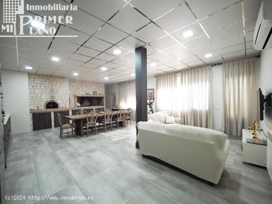 *Vivienda de lujo junto a glorieta MªCristina, 4dormitorios, 4baños, gran cocinilla y garaje ampli