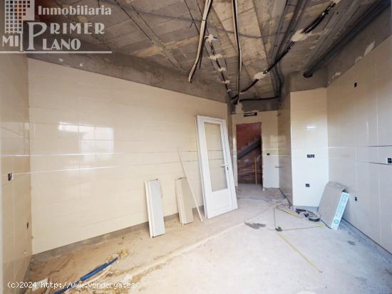 En venta estructura junto a calle Doña Crisanta por terminar, con 360 m2, patio y garaje - CIUDAD R