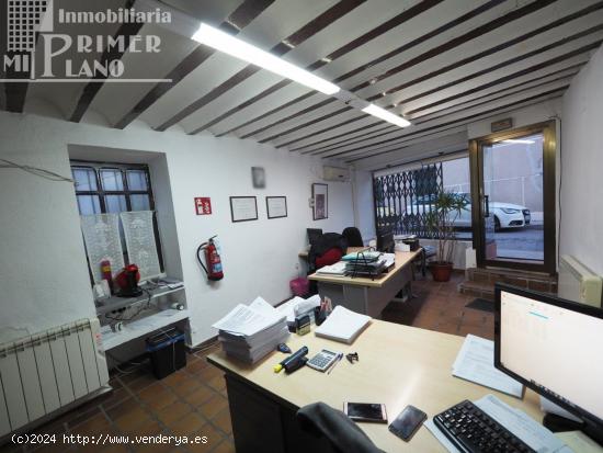 *Local comercial, junto a c/Belen de Tomelloso, de 43 m2 de superficie, aseo por solo 36.000€* - C