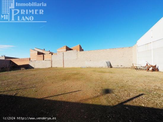 Solar junto a calle Pizarro de Tomelloso, de 593 m2 y 27 m de fachada por solo 70.000 € - CIUDAD R