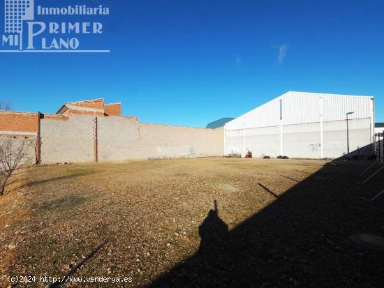 Solar junto a calle Pizarro de Tomelloso, de 593 m2 y 27 m de fachada por solo 70.000 € - CIUDAD R