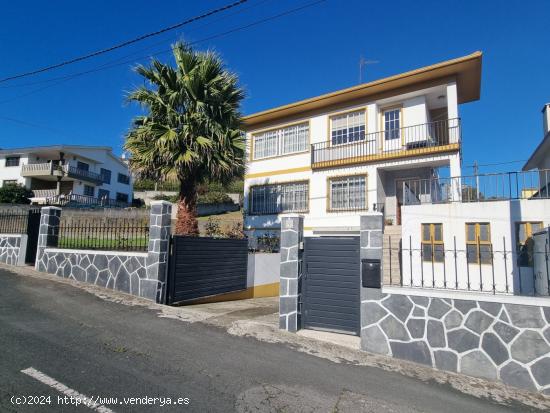  Casa en  parcela  independiente  en  zona  residencial  de  privilegio - A CORUÑA 