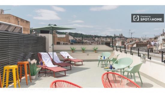 Habitación con terraza y baño privado al lado de La Rambla - BARCELONA