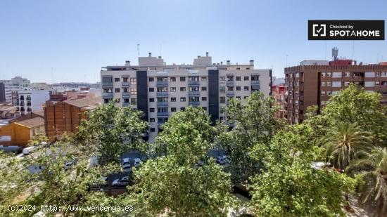 Piso de 4 habitaciones en alquiler en Camins Al Grau - VALENCIA