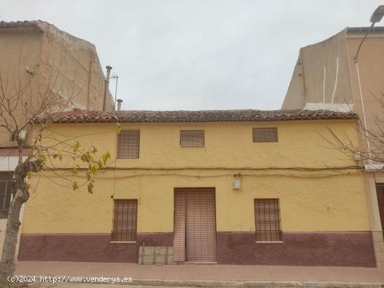  CASA PARA REFORMAR CON PATIO - ALBACETE 