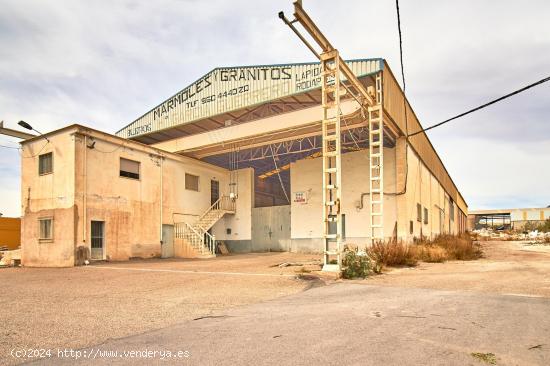  Venta de Nave Industrial en Fines - ALMERIA 