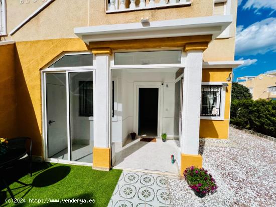 Bungalow planta baja reformado con 2 dormitorios y piscina - ALICANTE