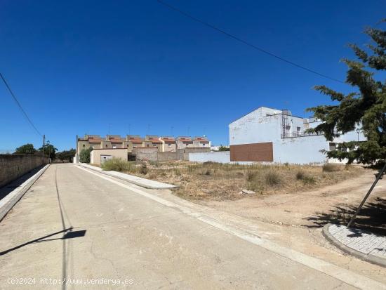 CASABANCO  VENDE TERRENO URBANO EN MIRANDILLA - BADAJOZ