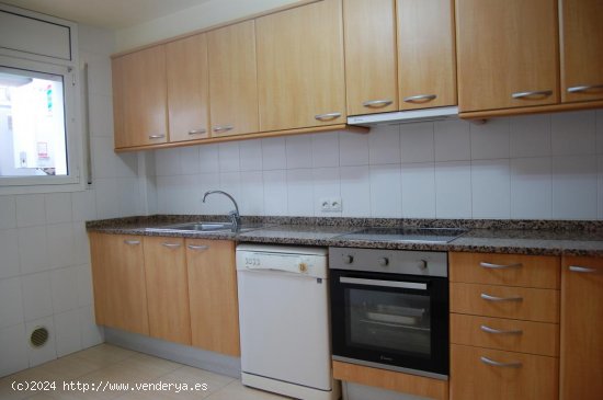 Unifamiliar adosada en venta  en Figueres - Girona