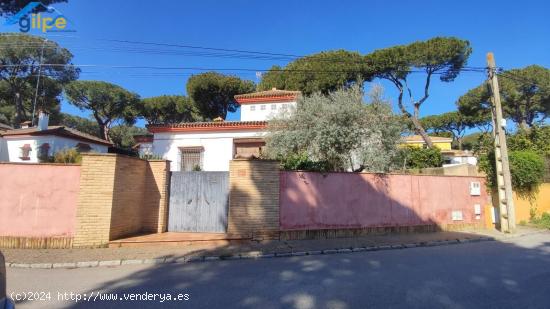 GRAN CHALET EN ALCALA DE GUADAIRA - SEVILLA