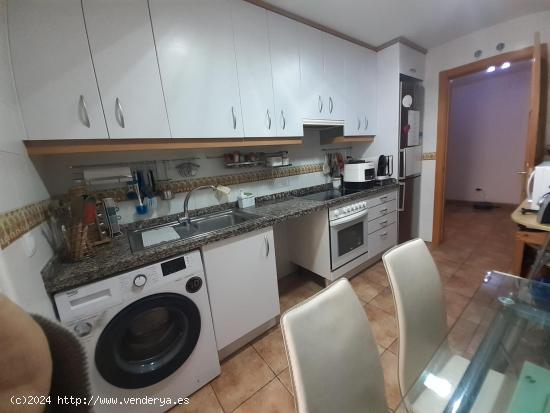 Se vende amplio piso de 3 dormitorios 2 baños y garaje en la Cala Villajoyosa - ALICANTE