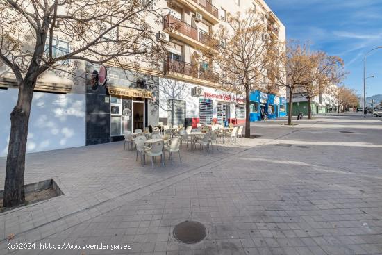  Cafetería con despacho de pan en Granada - GRANADA 