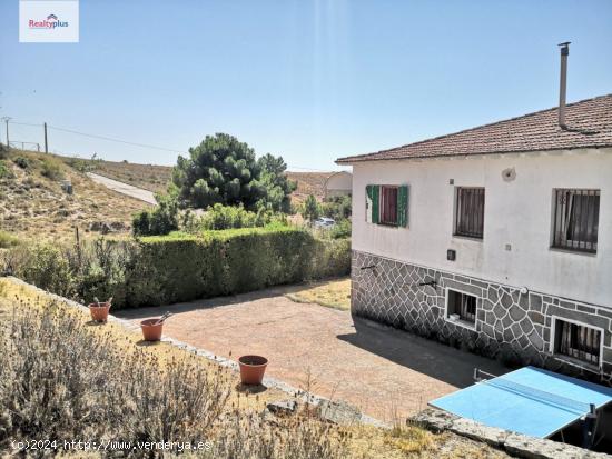  103-amplia vivienda con parcela en Navalperal de Pinares - AVILA 