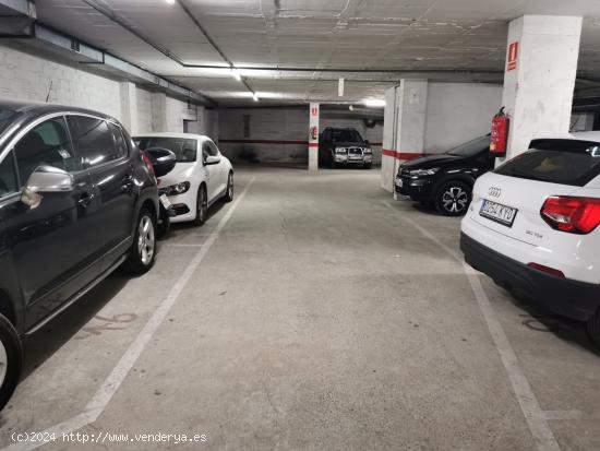 Plaza de parking en el centro - BARCELONA