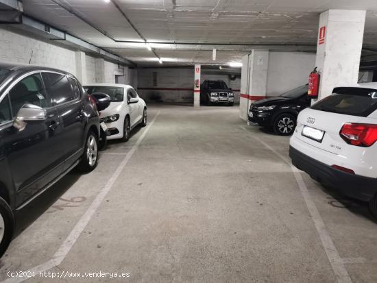 Plaza de parking en el centro - BARCELONA