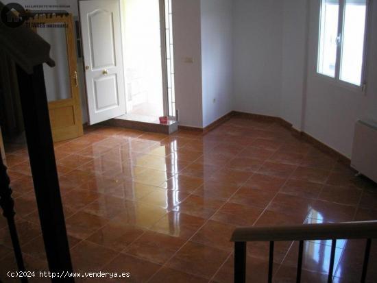 INMOBILIARIA TEJARES VENDE ADOSADO EN POZOHONDO - ALBACETE