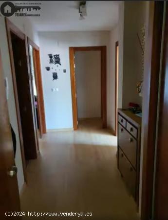 INMOBILIARIA TEJARES VENDE PISO EN LA PARTE BAJA DE CHINCHILLA CON 2 PLAZAS DE GARAGE - ALBACETE