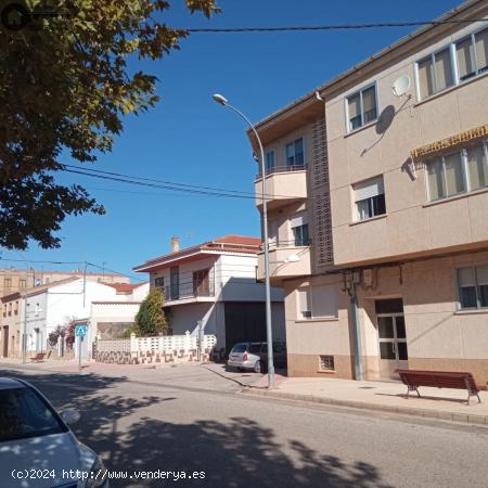 INMOBILIARIA TEJARES VENDE PISO EN LA GINETA - ALBACETE