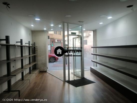 INMOBILIARIA TEJARES ALQUILA LOCAL COMERCIAL .ZONA CENTRO- VILLA CERRADA - ALBACETE