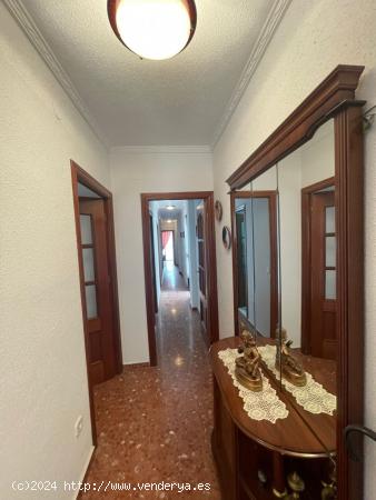 Excelente piso céntrico en Cabra - CORDOBA