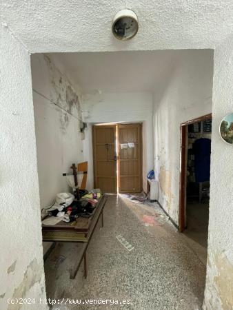 Gran casa para reformar en Cabra - CORDOBA