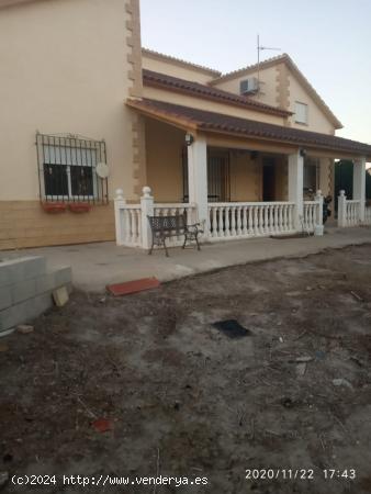 VENTA CHALET EN CAMPILLO - MURCIA