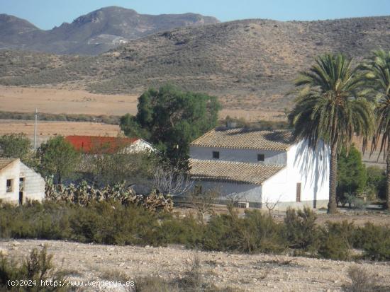 CASA-CORTIJO EN LA ESCUCHA - MURCIA