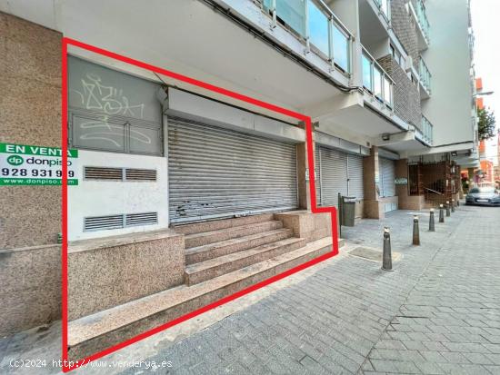 VENTA LOCAL COMERCIAL JUNTO A PLAYA CANTERAS Y PARQUE SANTA CATALINA. - LAS PALMAS