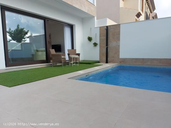 VILLAS DE OBRA NUEVA EN SAN PEDRO DEL PINATAR - MURCIA