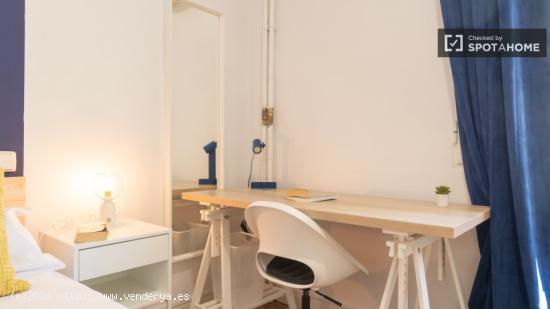 Se alquilan habitaciones en apartamento de 7 dormitorios en Salamanca - MADRID