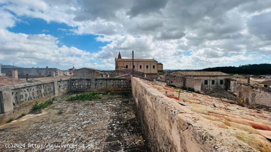 CASA CON LICENCIA Y PROYECTO - BALEARES