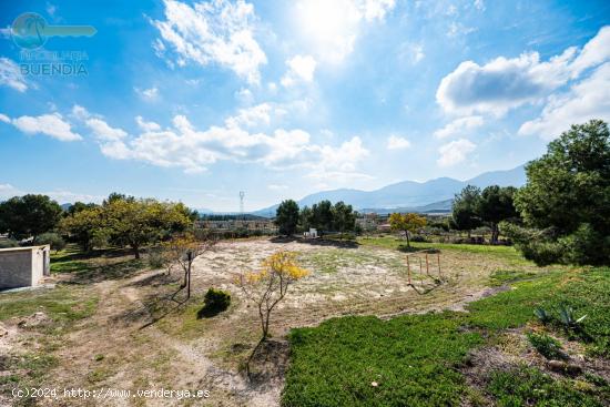 MAGNIFICA CASA CON TERRENO EN LA TRANQUILIDAD DEL CAMPO EN LEIVA, MAZARRON - MURCIA