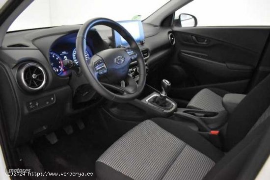 Hyundai Kona 1.0 TGDI Klass 4x2 de 2023 con 14.606 Km por 20.995 EUR. en Sevilla