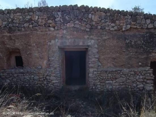 Casa cueva con terreno en Barbarroja - ALICANTE