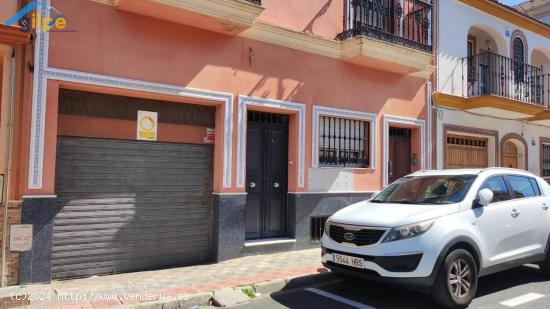 GRAN CASA EN ALCALA DE GUADAIRA - SEVILLA