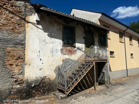 CASA CON FINCA - LEON