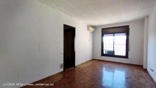 PISO CENTRICO , ZONA SANTS -LES CORTS - BARCELONA