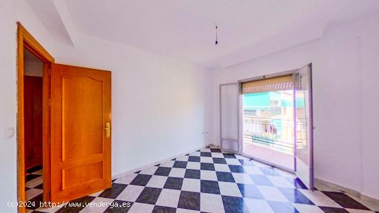  Bonito piso de 3 dormitorios, situado en la calle Santa Rita de Maracena. - GRANADA 
