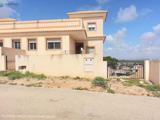  ¡SIN COMISION AGENCIA!! SE VENDE CASA ADOSADA, 3 DORMTS, 2 BAÑOS. LOS URRUTIAS - MURCIA 