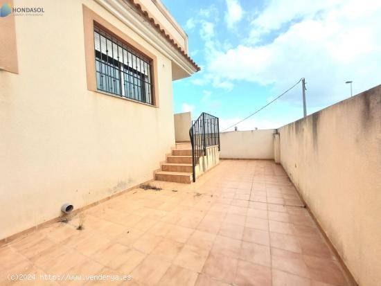 ¡SIN COMISION AGENCIA!! SE VENDE CASA ADOSADA, 3 DORMTS, 2 BAÑOS. LOS URRUTIAS - MURCIA