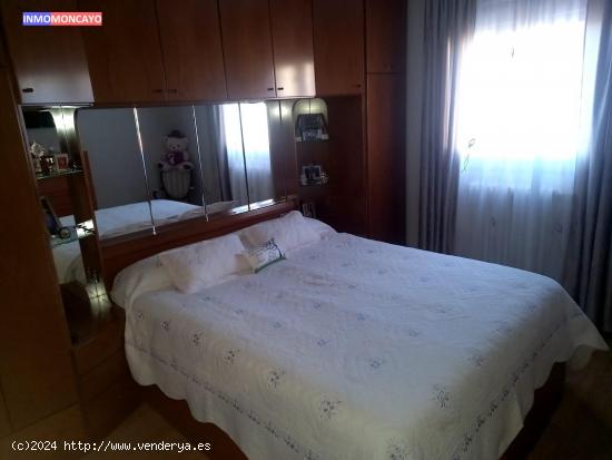 Se vende piso en la misma plaza de la Almehora - ZARAGOZA